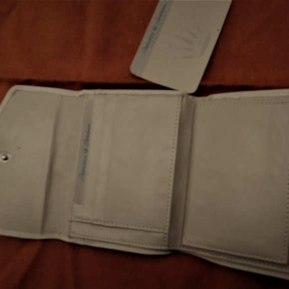 Vintage Princess Gardner Genuine Leather Wallet Trifold New with Tags - Picture 2 of 5